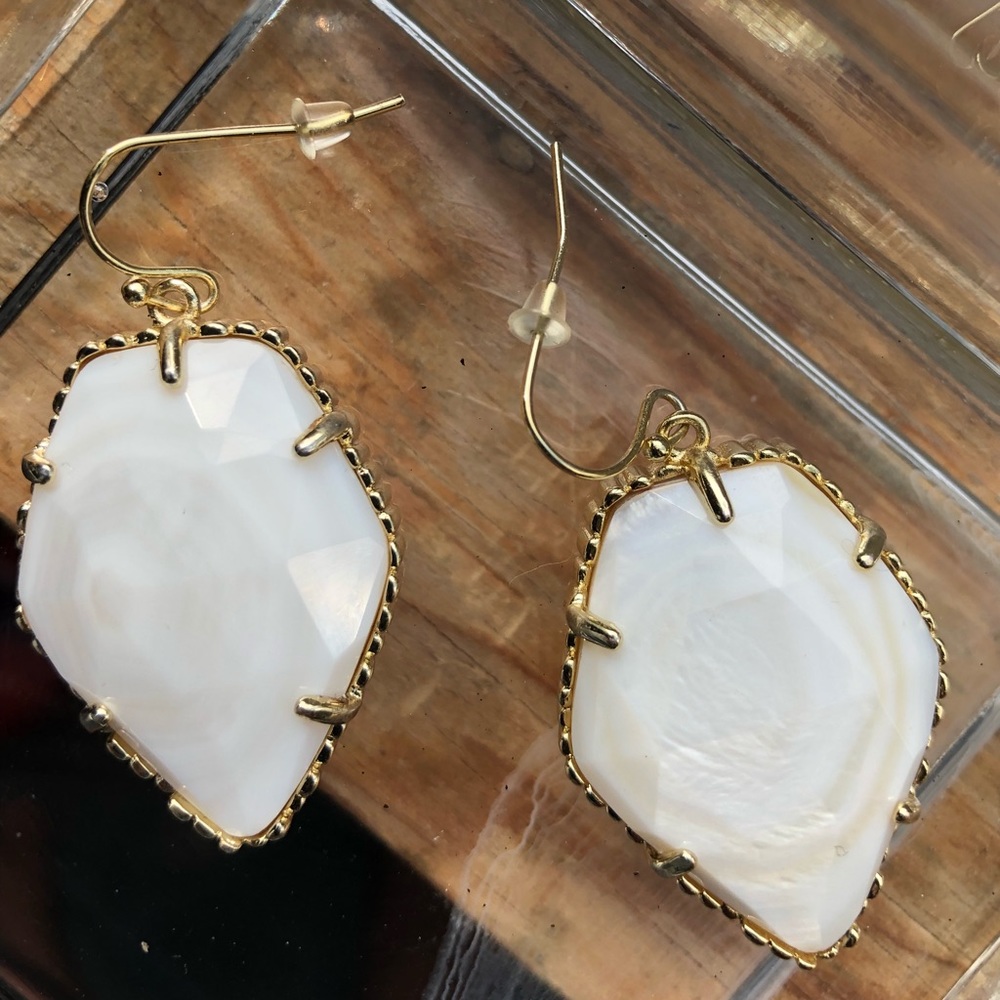Kendra Scott drop earrings